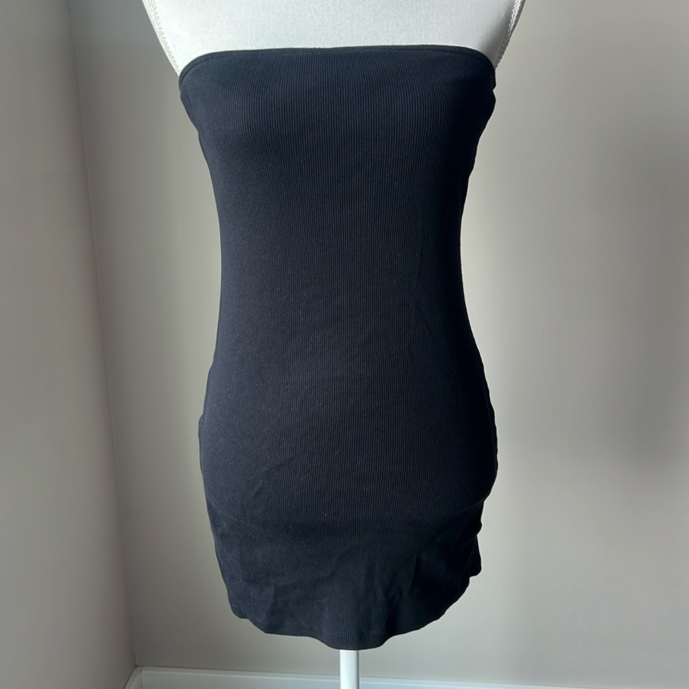 5/$25 H&M Strapless Ribbed Mini Dress